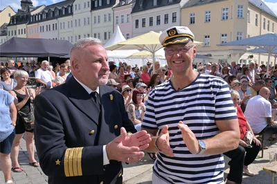 Herausforderer Jörg Sämann (li.) räumte seine Niederlage ein, Bürgermeister Ingo Seifert hat gewonnen.