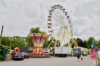 Laut Schaustellerchef im Sommer schwierig zu bekommen: Das Stadtparkfest hat wieder ein Riesenrad.