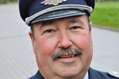 Ronald Fischer aus Oederan ist seit 1999 als Feuerwehrausbilder tätig. 