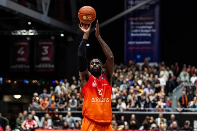EDDY EDIGIN: Der Center wirkt im System der Niners weiterhin wie ein Fremdkörper. Trotz seiner körperlichen Dominanz wirkt er gehemmt, fast ängstlich. Bekam von Trainer Rodrigo Pastore deshalb auch nur knapp sieben Minuten Spielzeit. Note: 3.