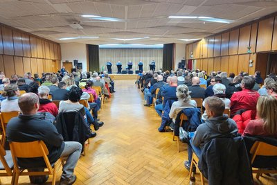 Bürgerdiskussion mit Bürgermeisterkandidaten: In Auerbach wird am 19. Januar ein neuer Rathauschef gewählt.