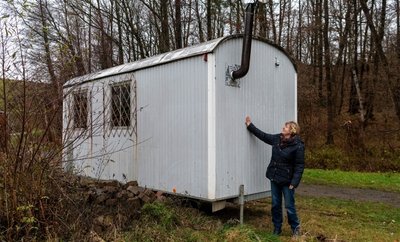 Diesen Bauwagen will die Weiditzer Naturschutzstation für Bildungsarbeit nutzen. Dafür erhält das Team um Angela Schubert Preisgeld. 