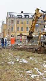 Die Firma Andreas Adam bereitet derzeit den Parkplatzbau vor.