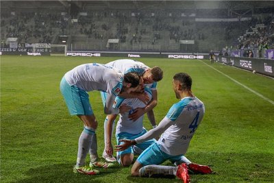 Grund zum Feiern hatten im Erzgebirgsstadion am Samstag ausschließlich die Schalker.