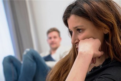 Erschöpft und gereizt: Vor allem Frauen leiden an der zusätzlichen Belastung. 
