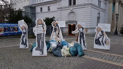 Eine Kunstinstallation von Dirk Söllner auf dem Theaterplatz in Plauen.
