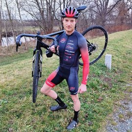 Gleich vor seiner Haustür liegt das Zschopautal, die perfekte Strecke für Radcrossfahrer Marc Hoffmann. Neben dem Querfeldeinfahren trainiert der Frankenberger auch viel mit dem Rennrad und Mountainbike. 