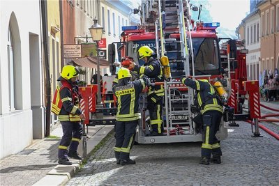 Auch die Drehleiter kam zum Einsatz.
