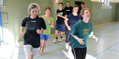 Im Unisportzentrum der TU Bergakademie Freiberg an der Chemnitzer Straße trainiert auch der Kurs Stabilisation und Muskelaufbau. 