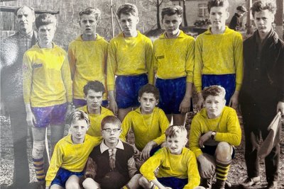 Und das war die Mannschaft 1963. Hintere Reihe von links: Herbert Schramm, Kapitän Frank Riedel, Johannes Klemm, Lothar Pfau, Hans-Joachim Laske, Peter Schreiber und Dieter Schmeuser. Vordere Reihe von links: Werner Königer, Manfred Hampel, Klaus Safranek, Michael Haertel, Hartwig Baunacke und Bernd Kropp. 
