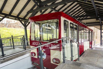 Wie funktioniert eine Drahtseilbahn – und lässt sie sich im Kleinen nachbauen? Um diese Fragen geht es in Workshops für Kinder in Augustusburg.