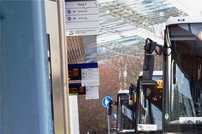 Der für 12. Dezember im Vogtland geplante Wechsel des Busfahrplans muss verschoben werden. Er erfolgt erst im Februar. Der neue Zugfahrplan tritt wie vorgesehen im Dezember in Kraft. 