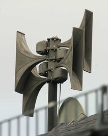 Seit 2008 wird in Zwickau mit elektrischen Sirenen gewarnt, die auch Sprachübertragungen ermöglichen. 