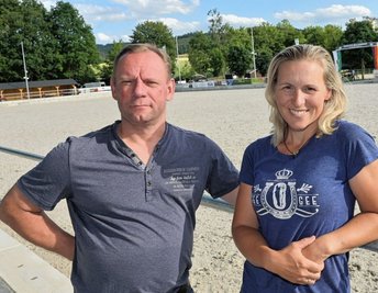 Silvio und Manuela Weiß haben viel Zeit und Energie in die Organisation der Dorfchemnitzer Pferdetage investiert. Nun freuen sie sich darauf, dass es endlich losgeht - auf dem neuen Platz, der nach fast einjähriger Bauzeit am Freitag offiziell eröffnet wird. 