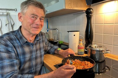 Kochen gehört zu den Leidenschaften von Bernd Vogel.