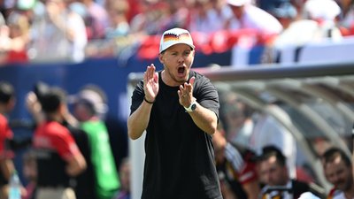 Julian Nagelsmann ruft am Spielfeldrand bei der WM-Generalprobe gegen die USA. 