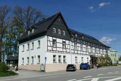 Der Weißbacher Gasthof „Zur Linde“ lockt regelmäßig viele Gäste an.