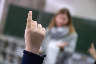 Wer hilft den Schulen? An den Bildungseinrichtungen in Deutschland gibt es zunehmend Probleme, wie das Schulbarometer der Robert-Bosch-Stiftung zeigt.