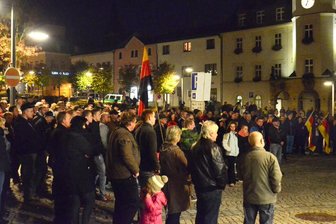 300 Menschen protestieren gegen Heim für minderjährige Asylbewerber -