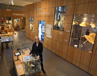Fanny Stoye, die das Haus derzeit in Vertretung leitet, im Waldenburger Museum.