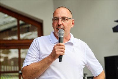 Bürgermeister Lars Dsaak eröffnete die Kirmes offiziell.
