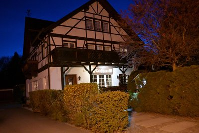 Das Teichhaus in Burkhardtsdorf hat bis 22 Uhr geöffnet – außer mittwochs, da ist Ruhetag.