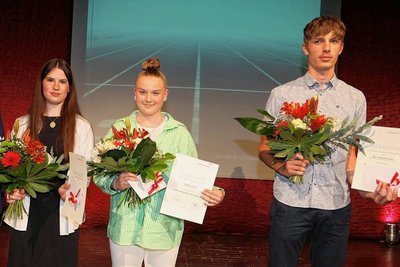 Leni Schmidt, Anastasia Gruß und Ben-Lukas Drechsler (von links) sind die Sportlerinnen und Sportler des Jahres.