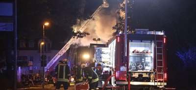 Etwa 70 Kameraden der Freiwilligen Feuerwehren aus Frankenberg, Oberlichtenau und Flöha rückten zum Löscheinsatz aus.