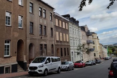 Zwei Störenfriede in einer sonst gut sanierten Wohngegend im Schlossgebiet.