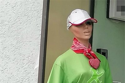 Diese Schaufensterpuppe wurde in Gelenau gestohlen.