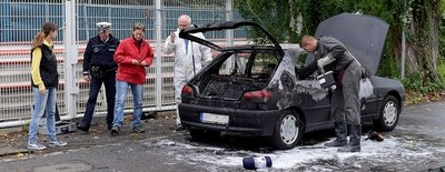 In dem Auto starb Florian H. Die Polizei erkannte auf Selbstmord. Da sonst keiner am Tatort zu sehen war, sei die Sache klar.
