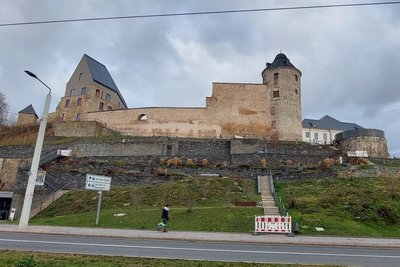 Die Treppen am Plauener Schlosshang sind im Winter gesperrt - dort gibt es keinen Winterdienst.
