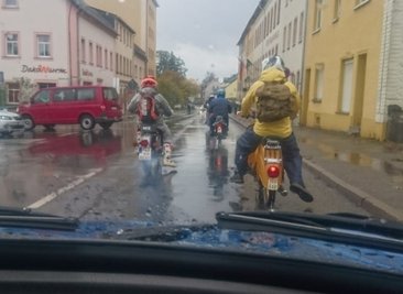 Schlechtes Wetter hält echte Biker vom Wintertreffen nicht wirklich ab. 