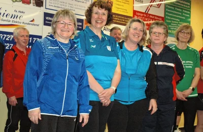 Gute Ausbeute bei den Ü-50-Frauen: Hier gewann Rica Ulbricht aus Hohentanne - sie startet für den SC Riesa - den Titel vor Steffi Wolff von der TSG Boxberg/Weißwasser. Beide kegelten zuvor Bahnrekorde. Doreen Lauckner (KSV Hainichen) als Vierte und Kerstin Steger (TSV Fortschritt Mittweida, v. l. n. r.) als Fünfte dürfen sich ebenfalls auf die Deutsche Meisterschaft in Wiesbaden am 13./14. Mai freuen. 