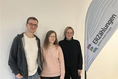 Solche Aufsteller verwendet die Projektverantwortlichen Joseph Walthelm, Annett Mrowczynski (Öffentlichkeitsarbeit) und Carolin Juler auch, wenn sie unterwegs sind.