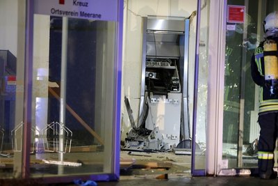 Ob die Täter Geld erbeuten konnten, ist noch unklar.