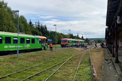 Triebwagen des tschechischen Bahnbetreibers GW Train im einstigen Grenzbahnhof Moldava/Moldau.