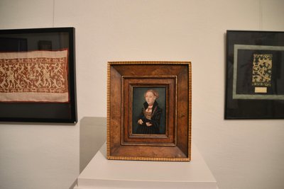 Ein Tipp nicht nur bei Regenwetter: Schloss Rochsburg zeigt seit dem 1. Mai die Sonderausstellung „Von Botticelli bis Yves Saint Laurent“ mit Schätzen aus der Stiftung August Ohm.