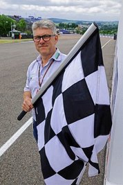 Olaf Lässig mit seinem Arbeitsgerät. 