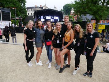 Das Festival wird von etwa 100 Studenten der Hochschule organisiert.
