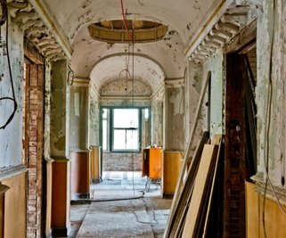 Handwerkliche Fertigkeit verrät auch die Gestaltung im Inneren des Hauses.