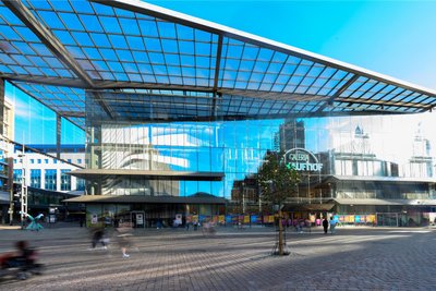 Seit einer Woche ist das Licht aus im gläsernen Prestigebau, der das Zentrum von Chemnitz dominiert.