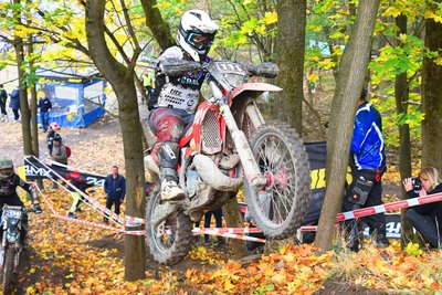 In der Hard-Enduro-Szene ist Felix Bopp in seinem Element.