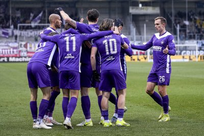 Die Mannschaft des FC Erzgebirge Aue hatte am Samstagnachmittag allen Grund zu feiern.