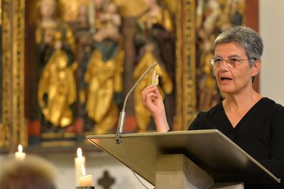 Superintendentin Hiltrud Anacker bei ihrer Predigt zum Friedensgebet am Samstag in der Kirche St. Johannis Freiberg.