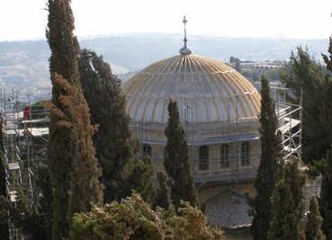 
              <p class="artikelinhalt">Die russisch-orthodoxe Kirche mit der neuen hölzernen Kuppel.</p>
            