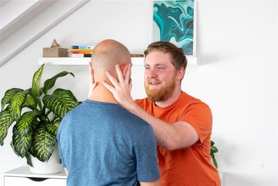 Alles hängt mit allem zusammen - das Ganzheitliche steht im Mittelpunkt in der Therapie von Kevin Sieder.