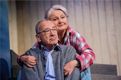 Christine Gabsch und Wolfgang Adam waren in "Das Haus am See" am Schauspiel Chemnitz im Spinnbau ein letztes Mal auf der Bühne zu erleben. 
