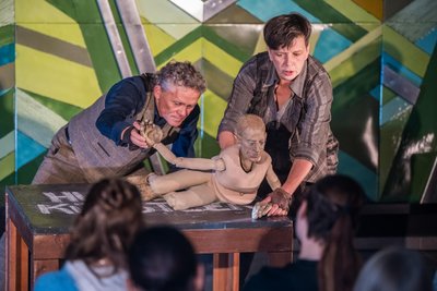Heiki Ikkola (links) und Sabine Köhler von der „Compagnie Freaks und Fremde“