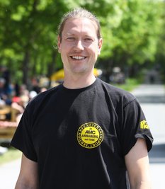 Der neue Vereinsvorsitzende des Automobil- und Motorradclub (AMC) Annaberg-Buchholz, Marko Ebermann, war froh, dass alles unfallfrei über die Bühne ging.